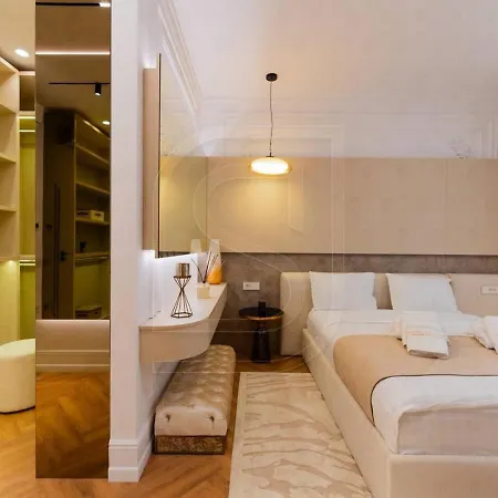 Apartment Rosenthal By Kristal Collection *